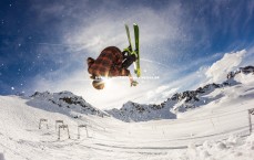 壹号娱乐官网-阿尔巴尼亚队员顽强拼搏 历史性闯入决赛